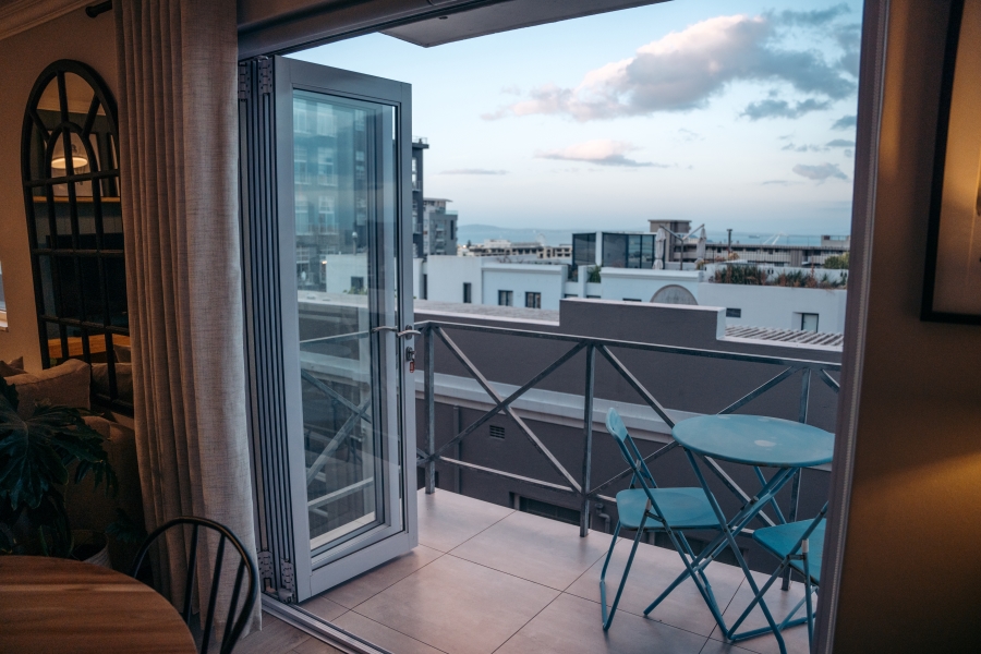 2 Bedroom Property for Sale in Green Point Western Cape